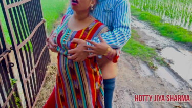 Outdoor Sex With Dehati Village Bhabhi HD Indian Sex Videos