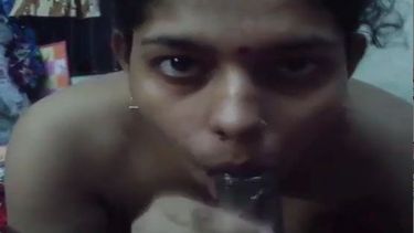 Oriya Hot Sex Vedio - Sweet Odia girl giving hot desi blowjob - XXX Indian videos