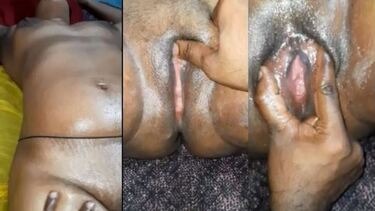 375px x 211px - Oil massage of chut of Tamil bhabhi - South Indian sex video