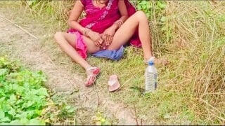 Desi Village bhabhi peeing and fingering on outdoor